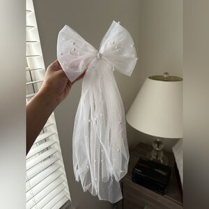 Pearl Bridal White Bow Veil with Pearls Hair Clip